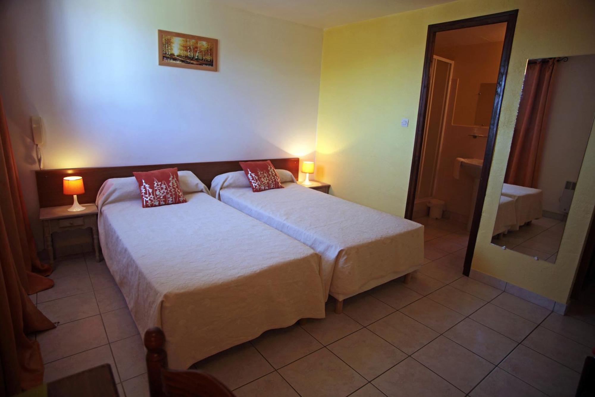 Logis Hotel Le Pressoir Saint-Chinian Eksteriør billede