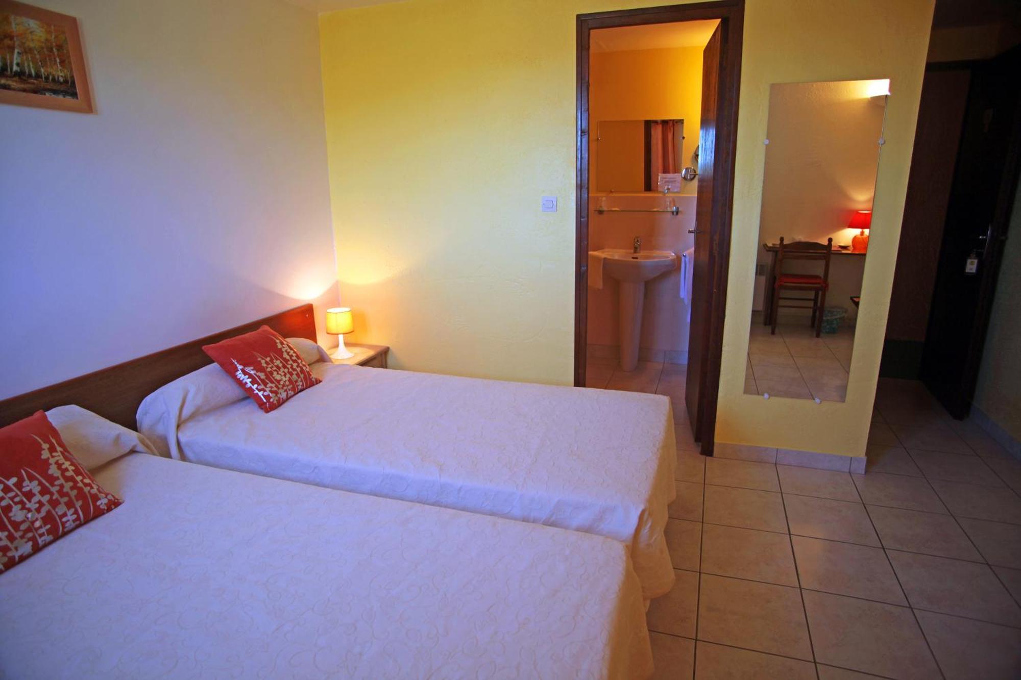 Logis Hotel Le Pressoir Saint-Chinian Eksteriør billede
